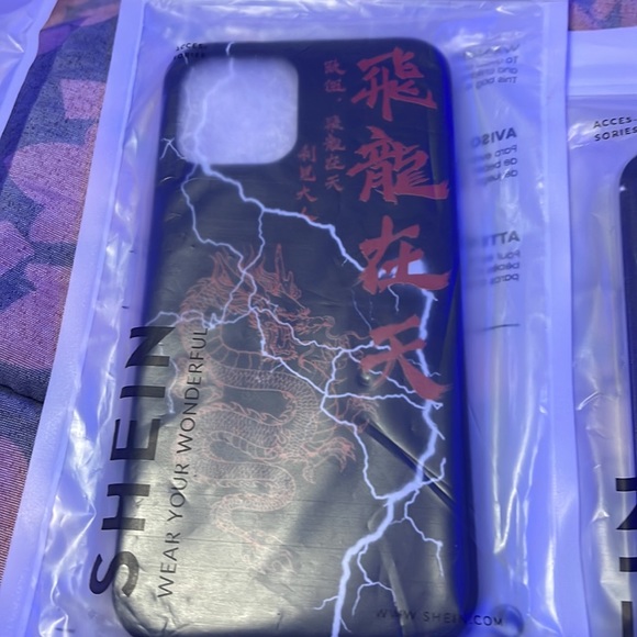 iPhone 12 Pro cases brand-new never been used - Picture 4 of 8